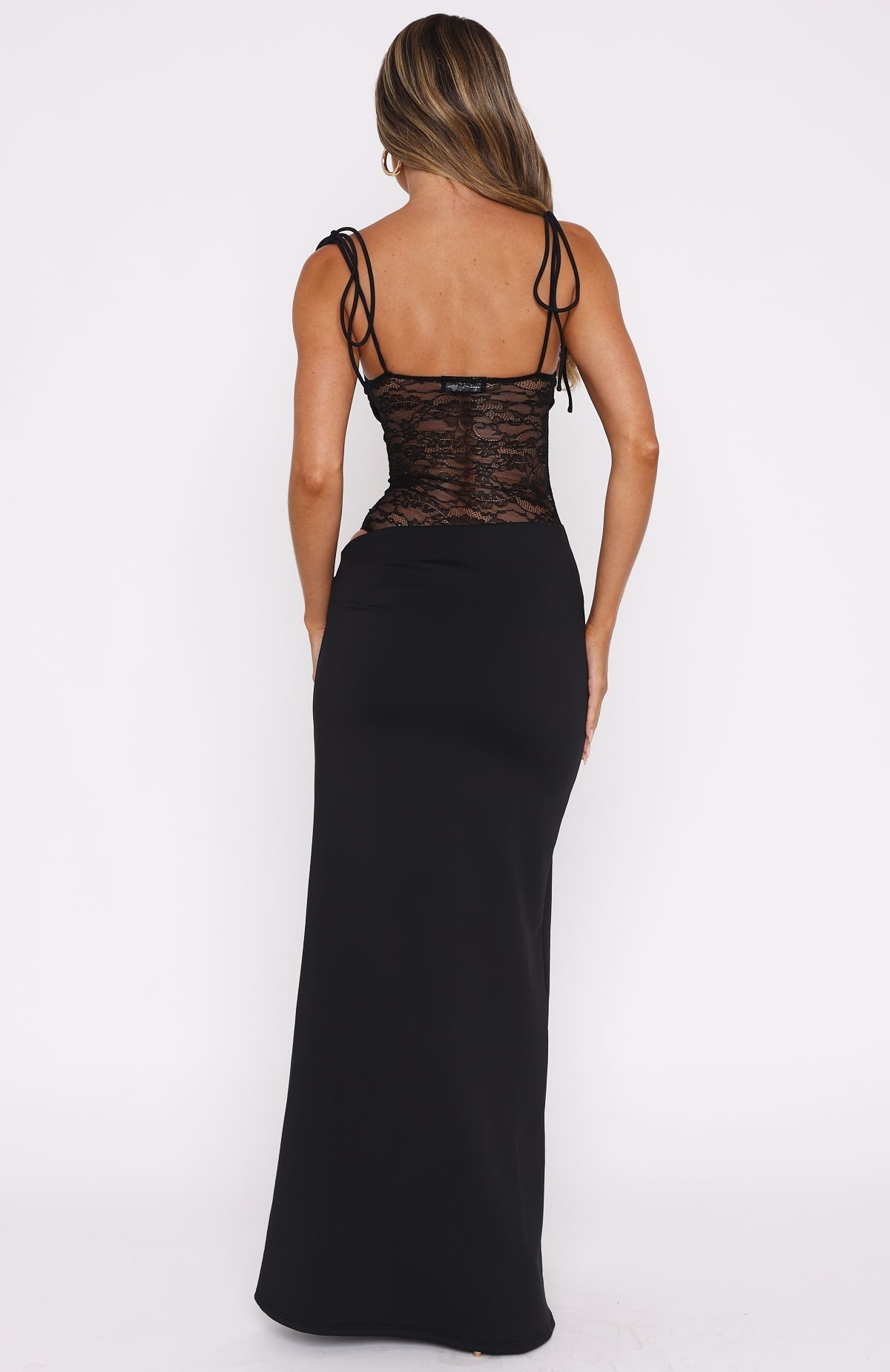 LaceContour™ Maxi Dress