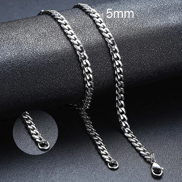 Vnox LuxeCurb Diamond-Cut Necklace