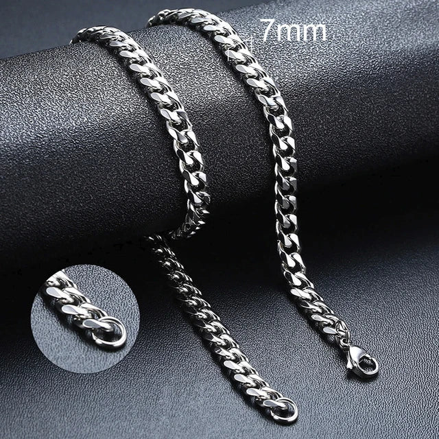 Vnox LuxeCurb Diamond-Cut Necklace